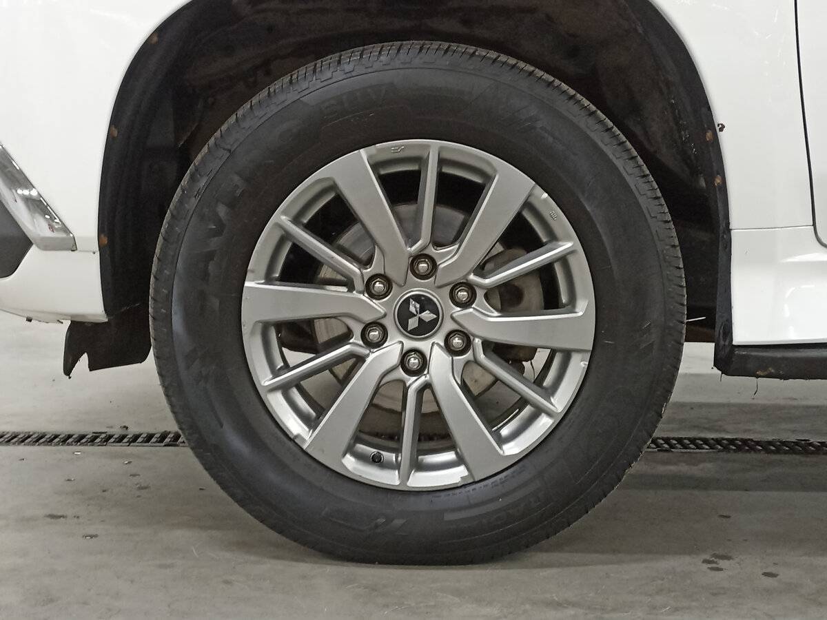 Mitsubishi Pajero Sport 2018 года с пробегом. Фото: #17