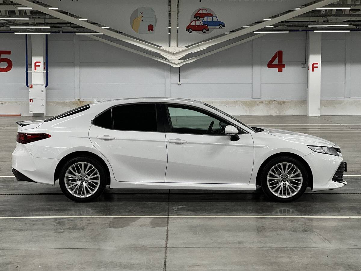 Toyota Camry 2018 года с пробегом. Фото: #3