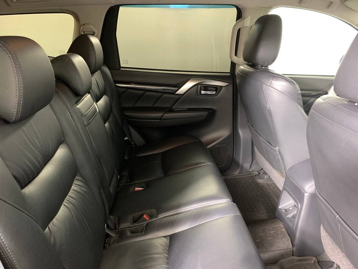 Mitsubishi Pajero Sport 2018 года с пробегом. Фото: #16