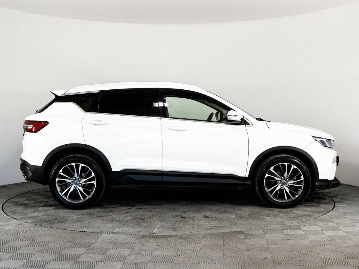 Geely Coolray 2023 года с пробегом. Фото: #3