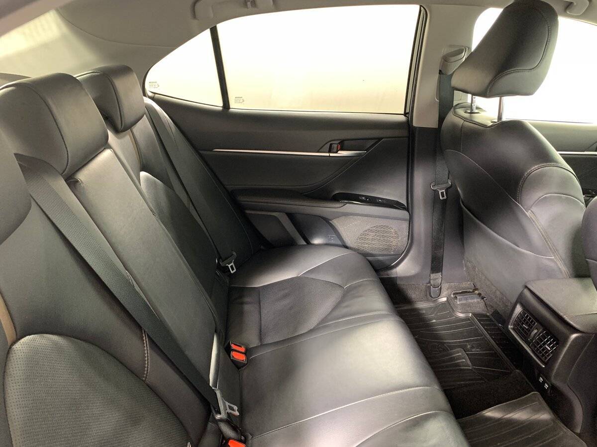 Toyota Camry 2018 года с пробегом. Фото: #16
