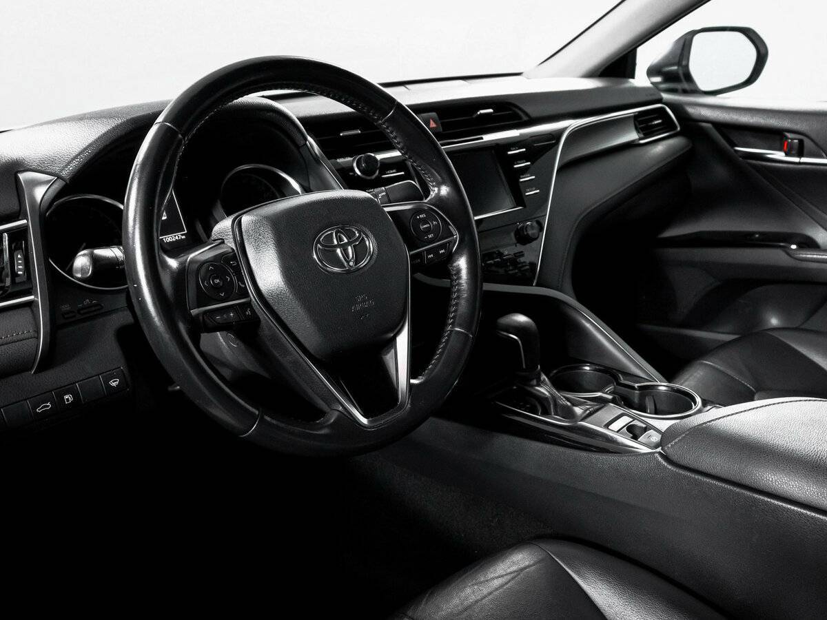 Toyota Camry 2018 года с пробегом. Фото: #13