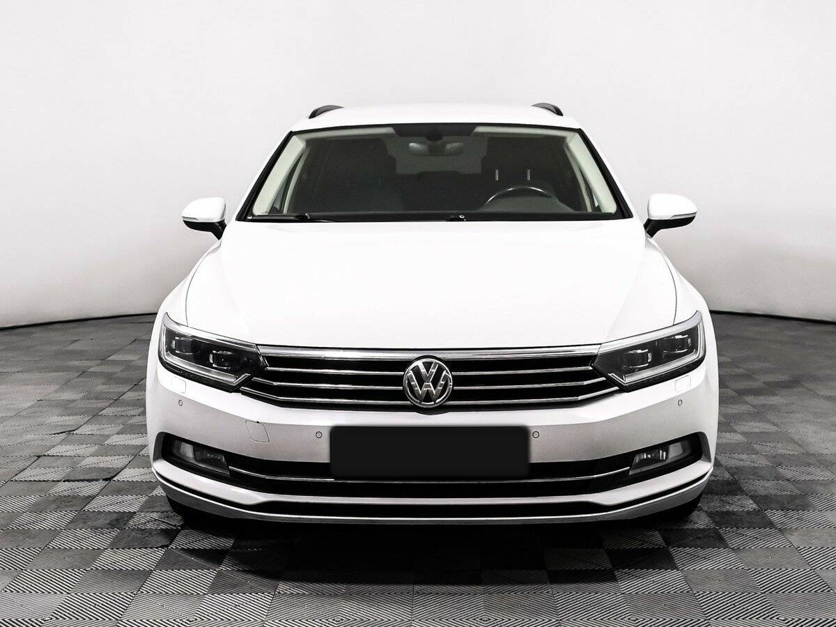 Volkswagen Passat 2018 года с пробегом. Фото: #1