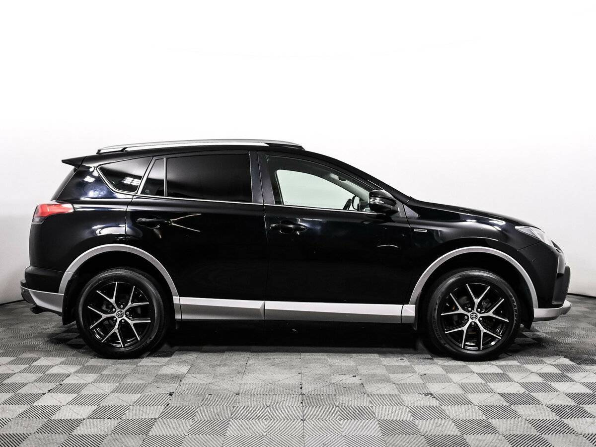 Toyota RAV4 2017 года с пробегом. Фото: #3