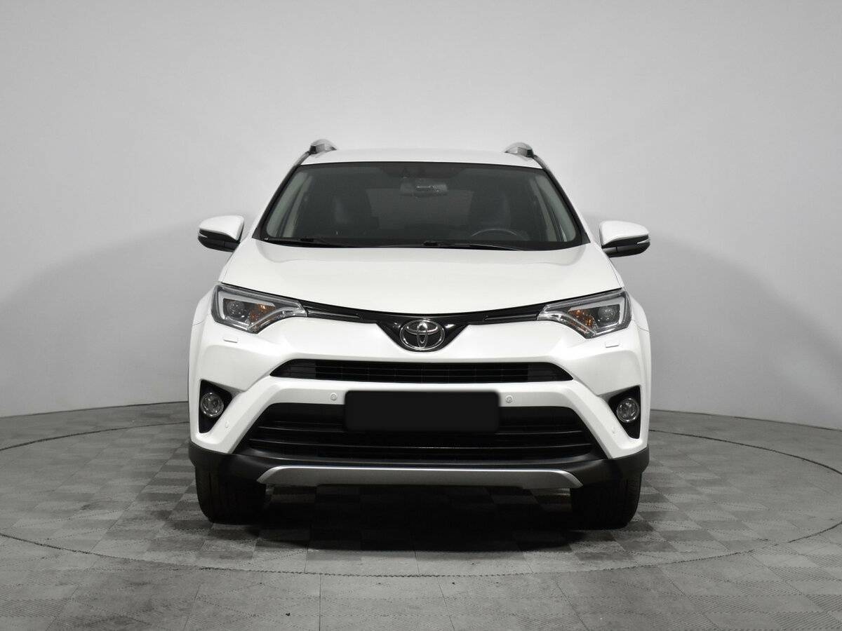 Toyota RAV4 2018 года с пробегом. Фото: #1