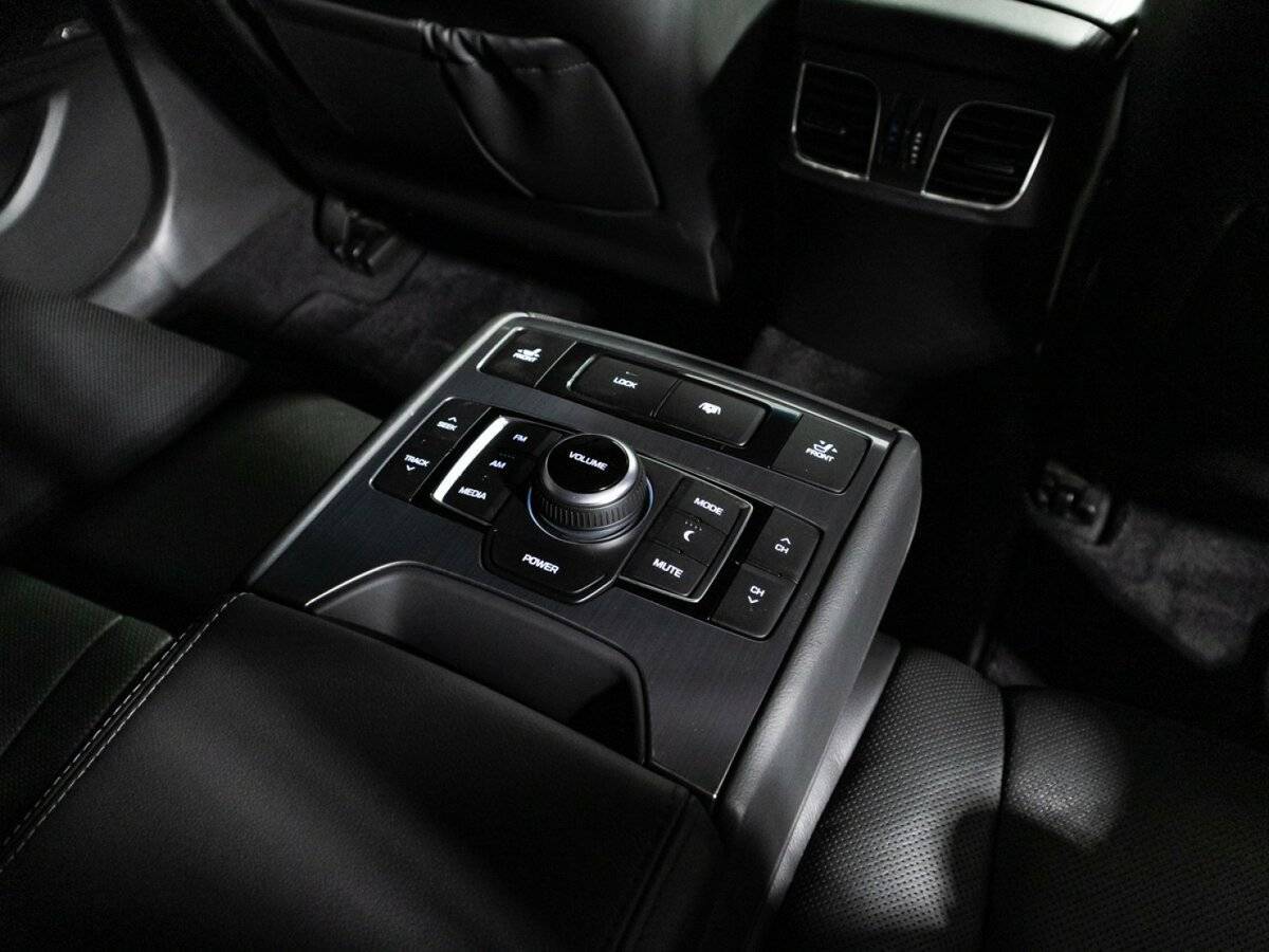 Hyundai Genesis 2015 года с пробегом. Фото: #19