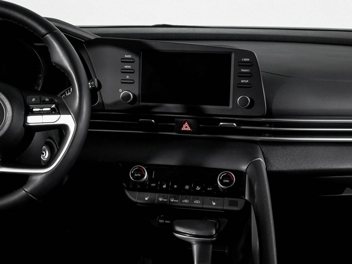 Hyundai Elantra 2021 года с пробегом. Фото: #12