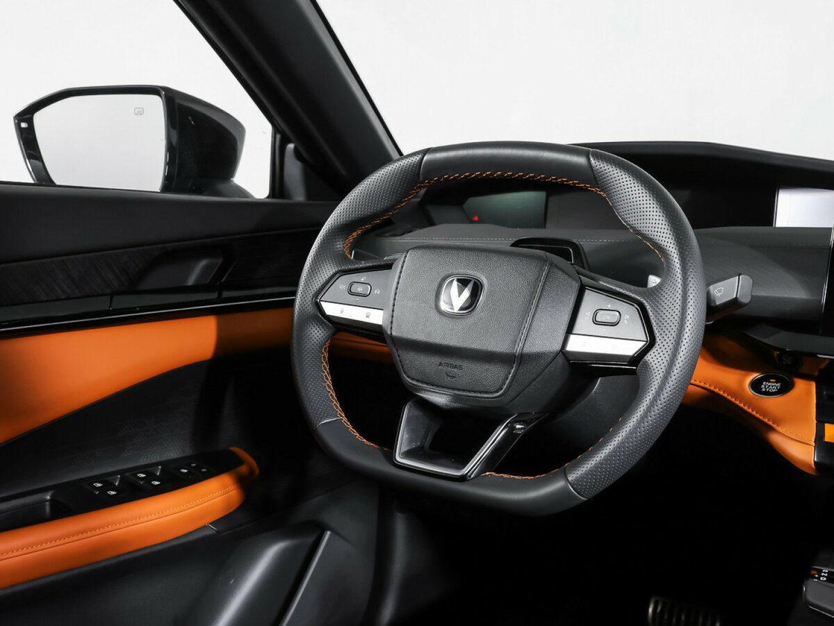 Changan UNI-V 2023 года с пробегом. Фото: #9