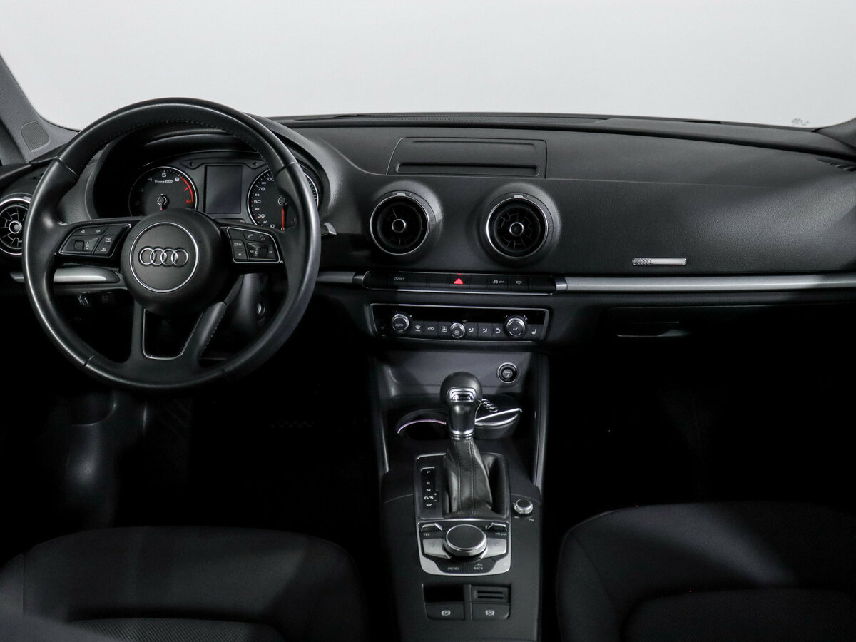 Audi A3 2018 года с пробегом. Фото: #9