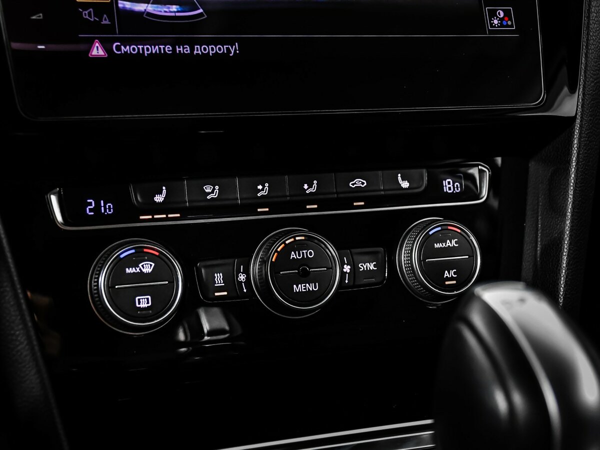 Volkswagen Passat 2018 года с пробегом. Фото: #12