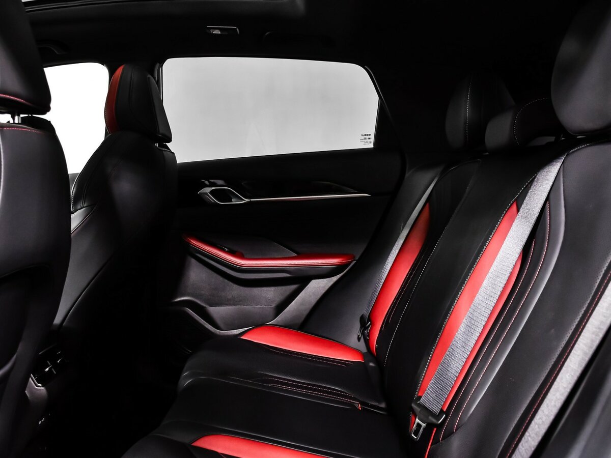 Geely Coolray 2023 года с пробегом. Фото: #11