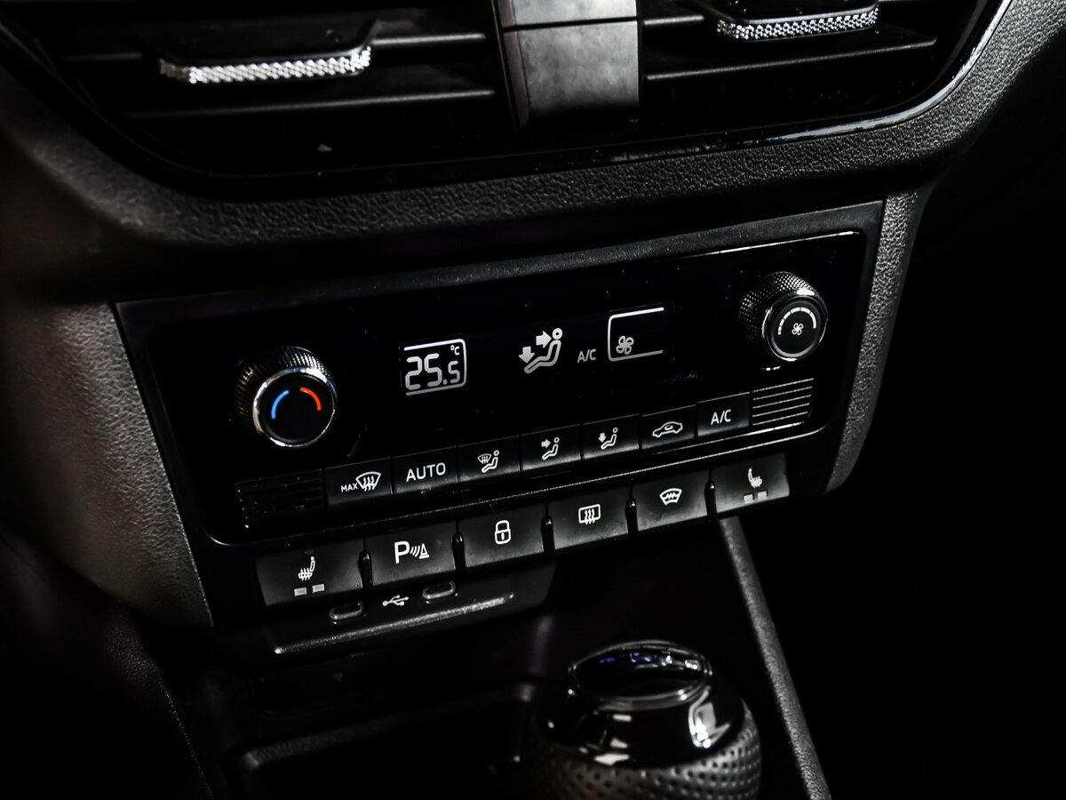 Б/У Фольксваген Поло 2020 года. Фото: #13