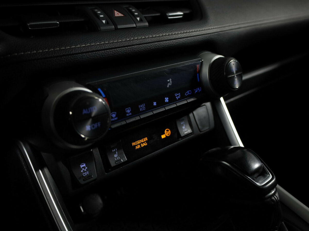 Toyota RAV4 2019 года с пробегом. Фото: #20