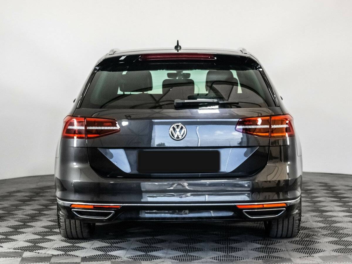 Volkswagen Passat 2018 года с пробегом. Фото: #5