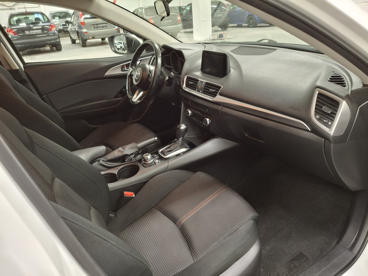 Б/У Мазда 3 2018 года. Фото: #10