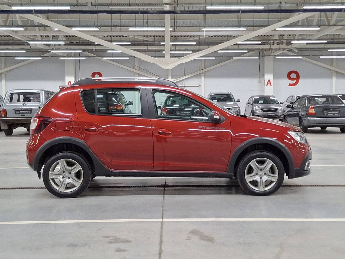 Б/У Рено Сандеро 2021 года. Фото: #3