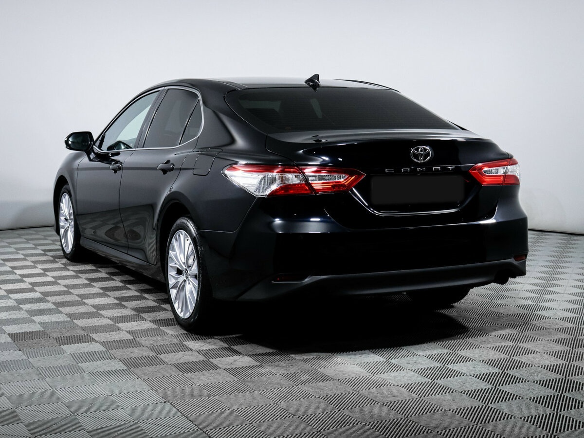 Toyota Camry 2019 года с пробегом. Фото: #6