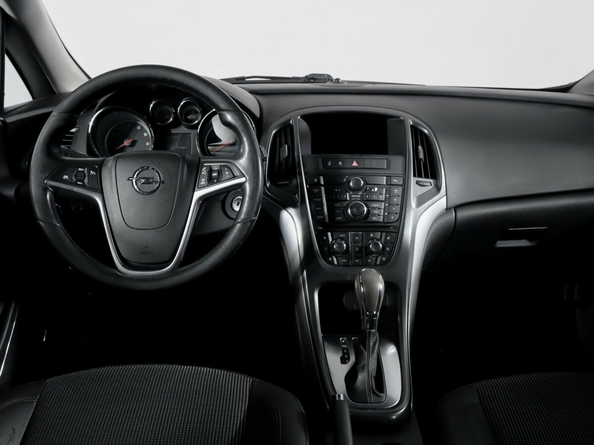 Б/У Опель Астра 2012 года. Фото: #9