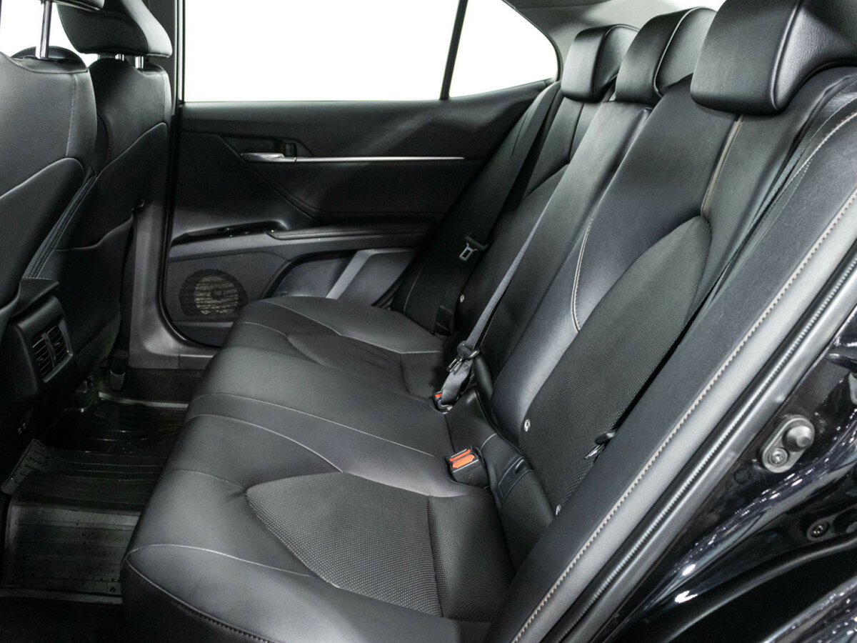 Toyota Camry 2018 года с пробегом. Фото: #9