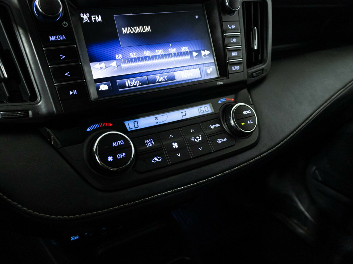 Б/У Тойота Рав4 2017 года. Фото: #14