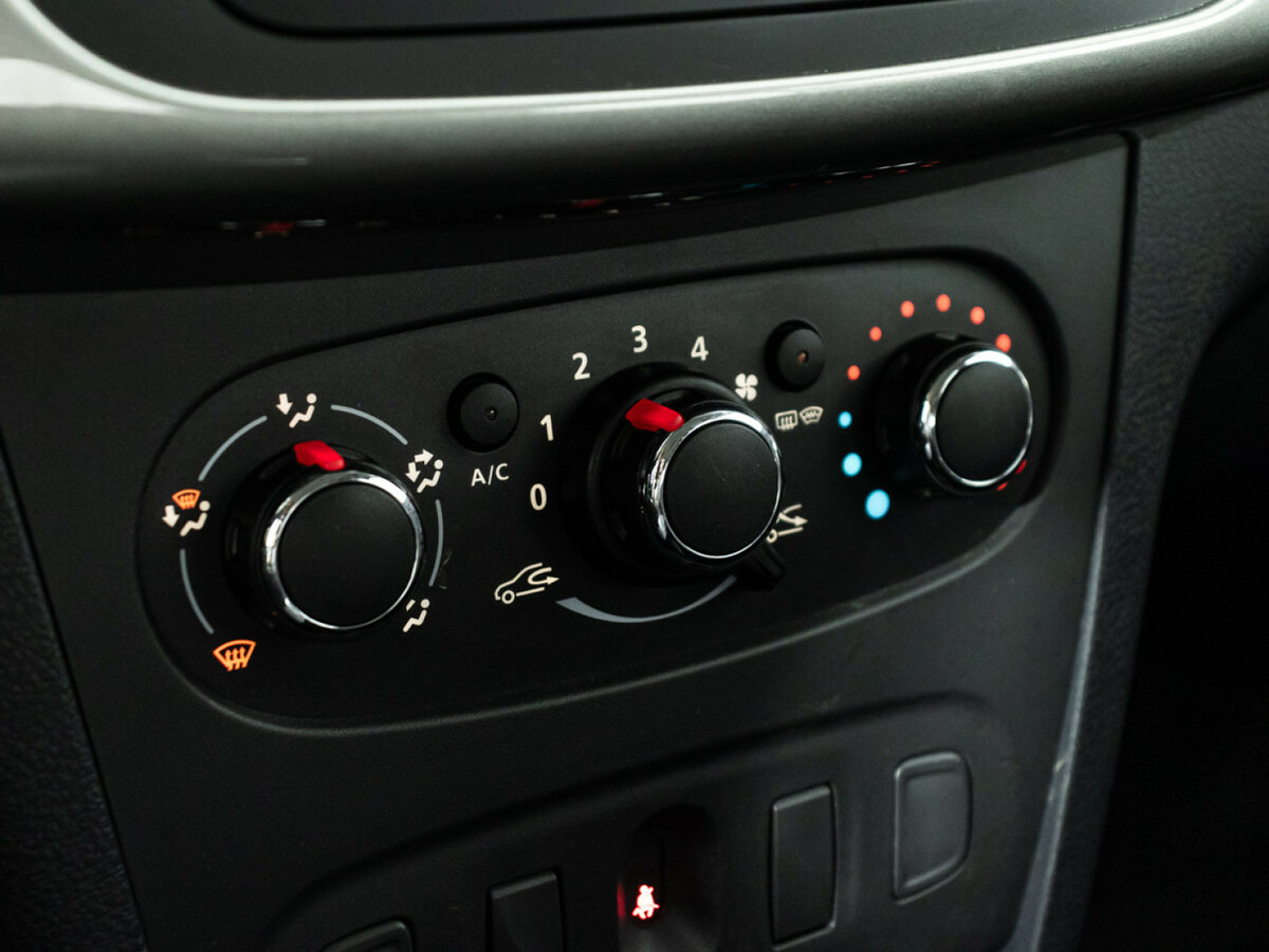 Б/У Рено Сандеро 2022 года. Фото: #15