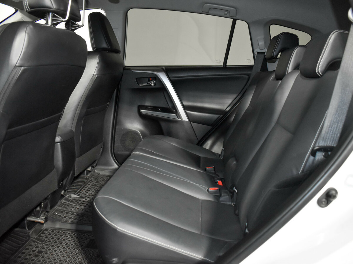 Toyota RAV4 2017 года с пробегом. Фото: #10