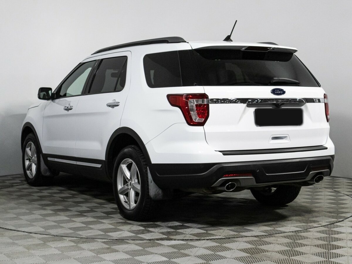 Ford Explorer 2019 года с пробегом. Фото: #5