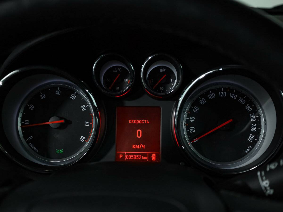 Б/У Опель Астра 2014 года. Фото: #9