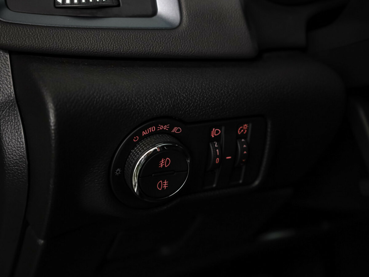 Б/У Опель Астра 2014 года. Фото: #12