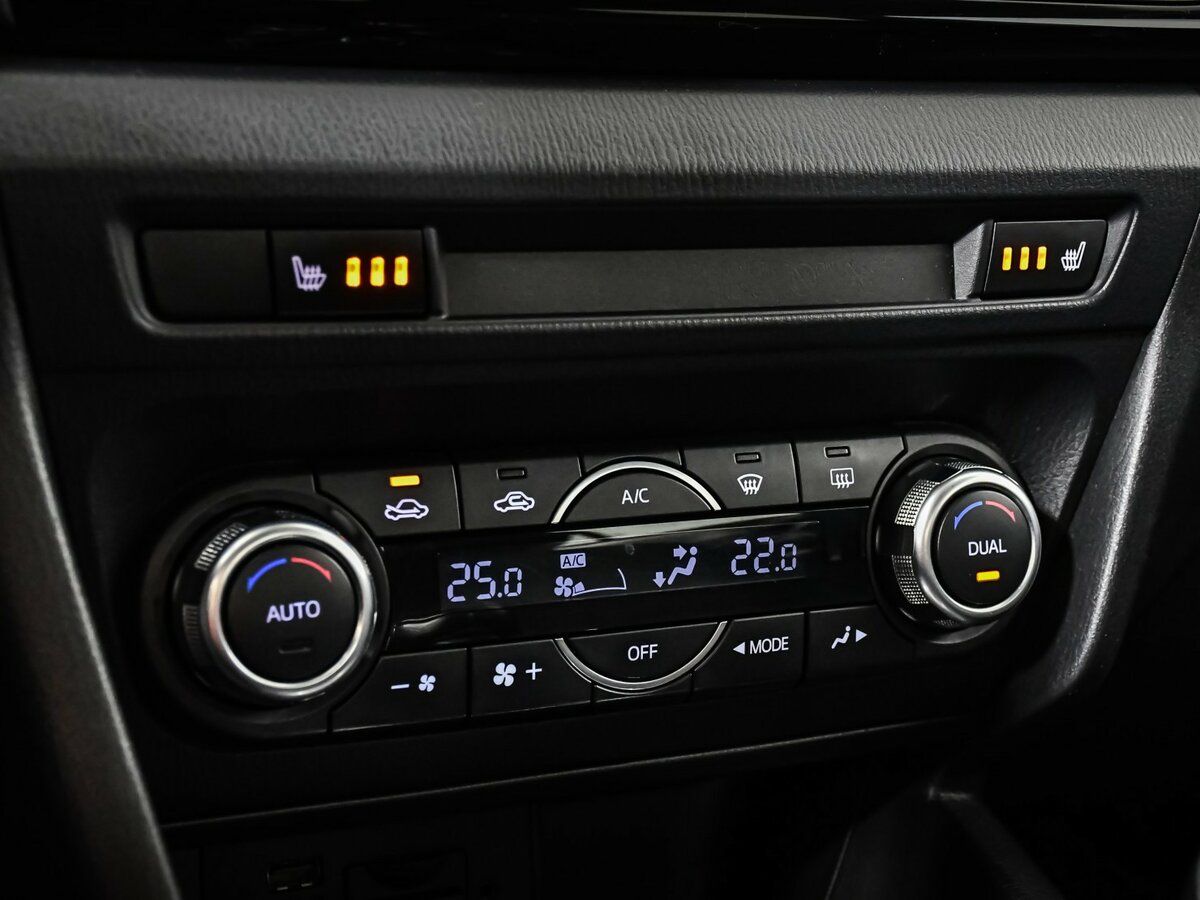 Б/У Мазда 3 2014 года. Фото: #12