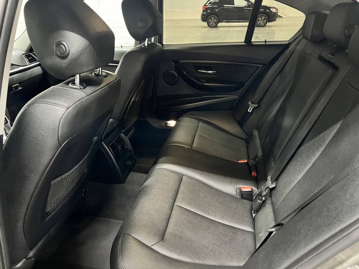 BMW 3 серии 2018 года с пробегом. Фото: #11