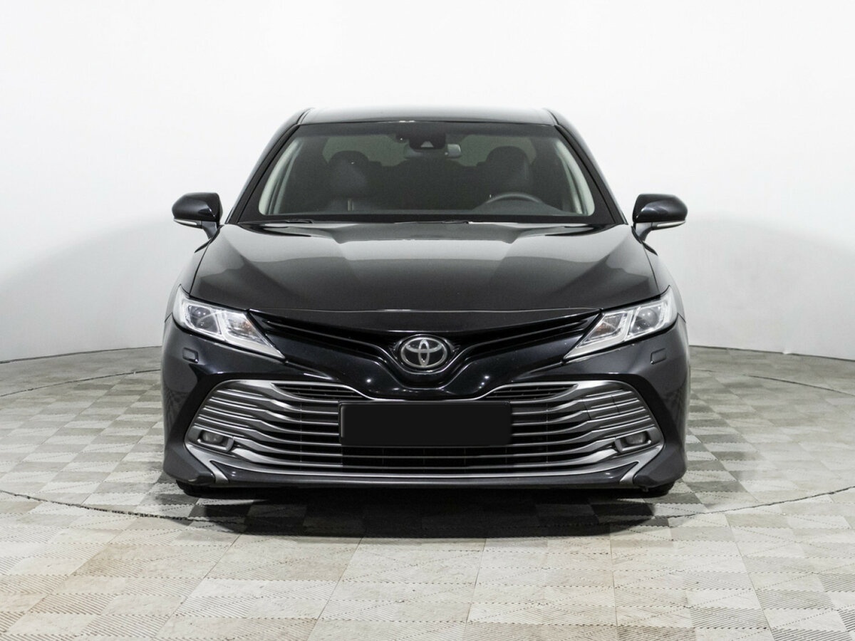 Toyota Camry 2019 года с пробегом. Фото: #1