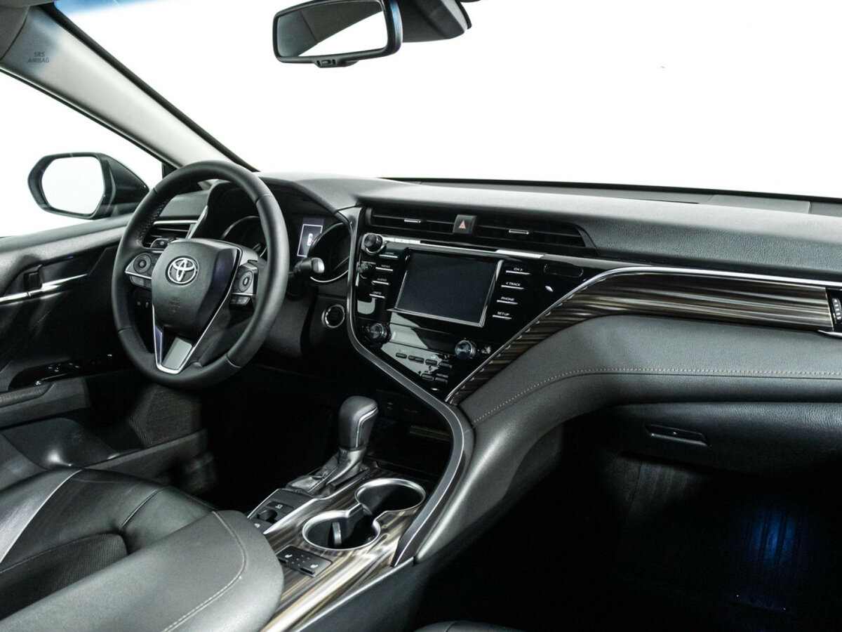 Toyota Camry 2019 года с пробегом. Фото: #8