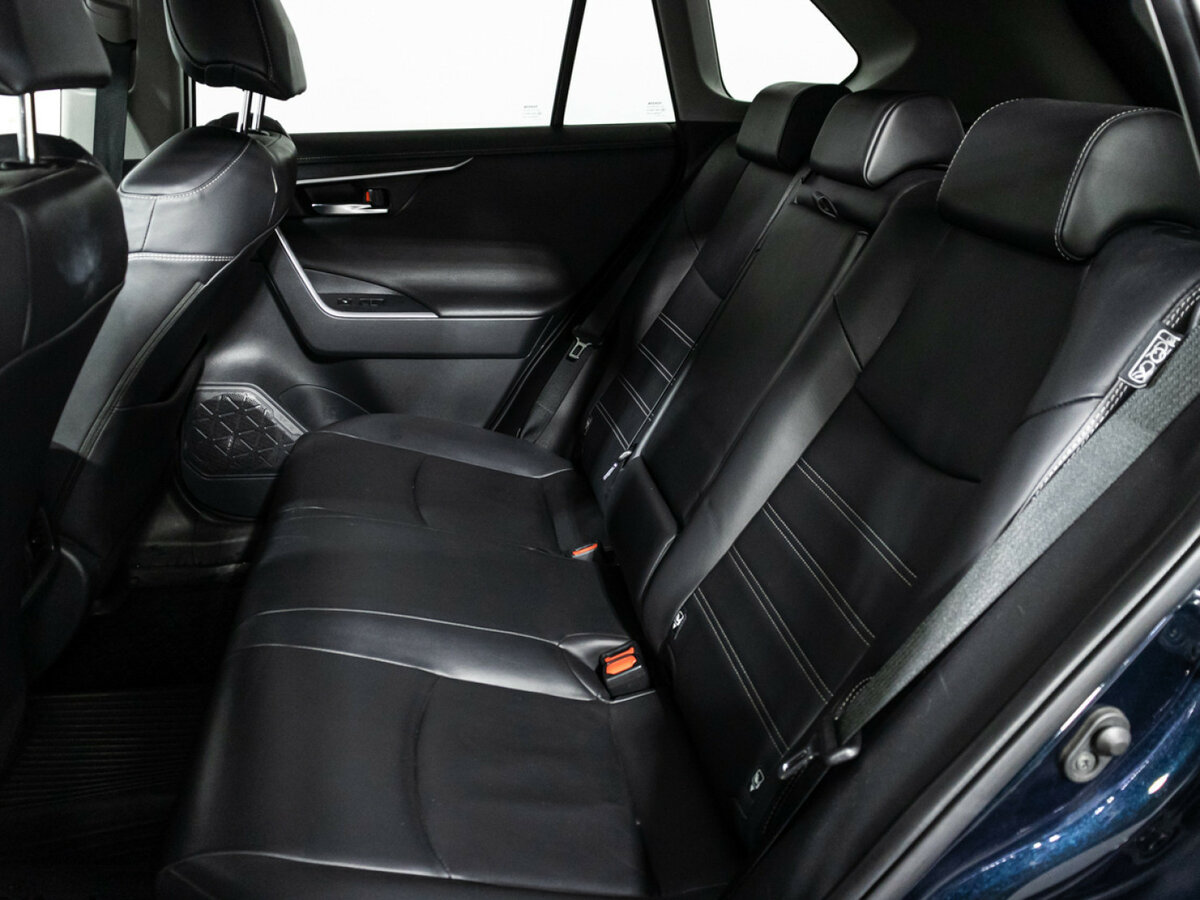 Toyota RAV4 2019 года с пробегом. Фото: #9