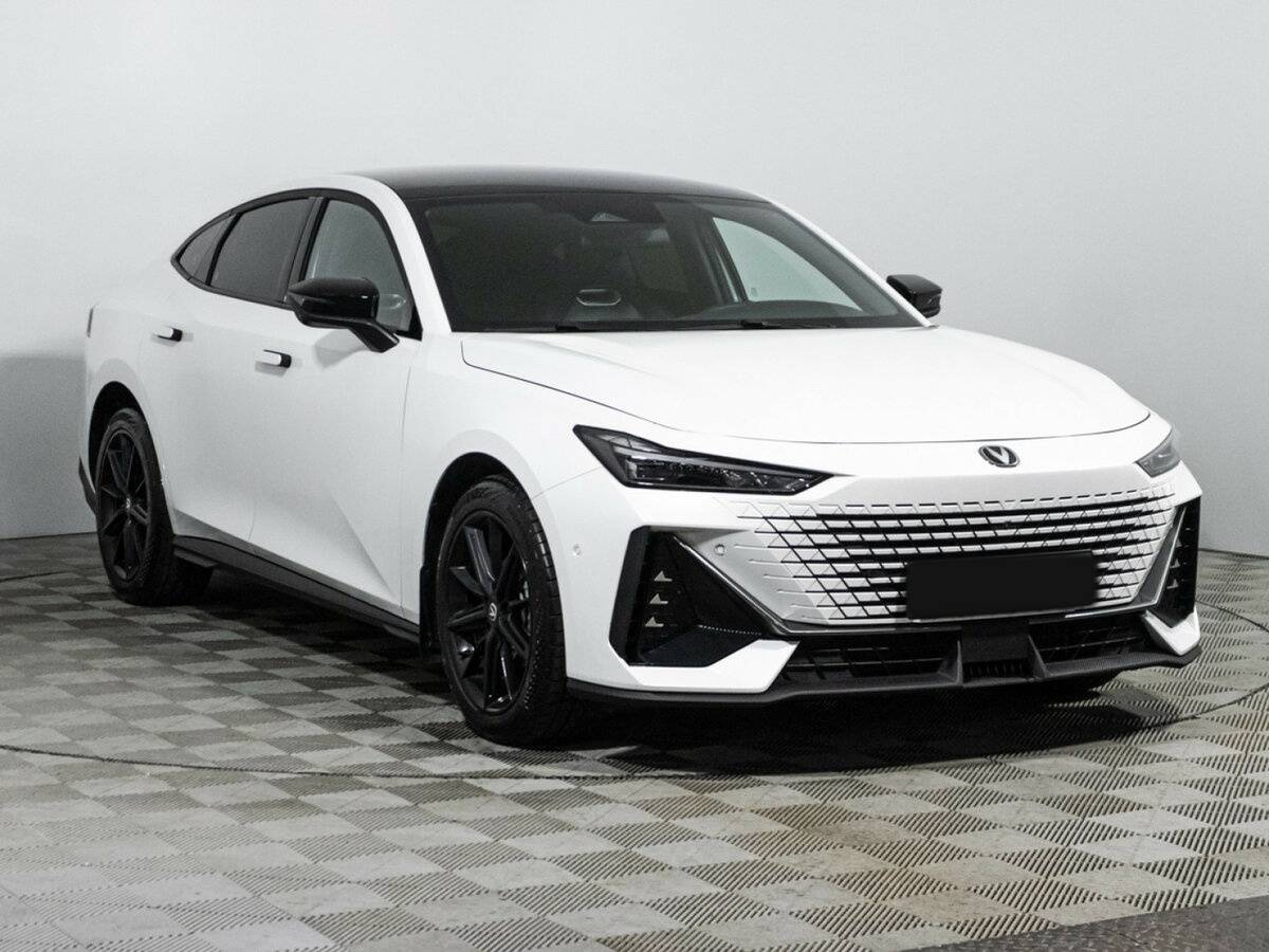 Changan UNI-V 2023 года с пробегом. Фото: #2