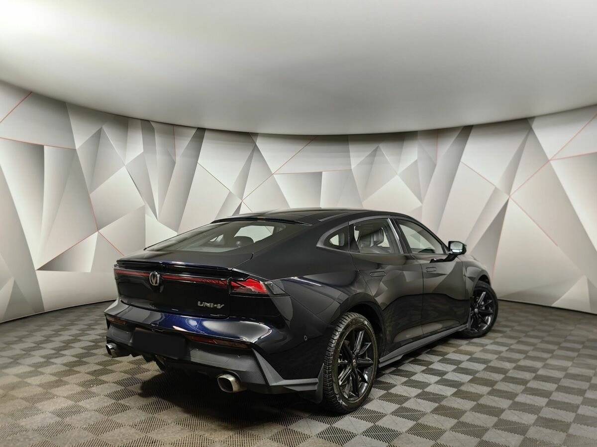 Changan UNI-V 2023 года с пробегом. Фото: #1