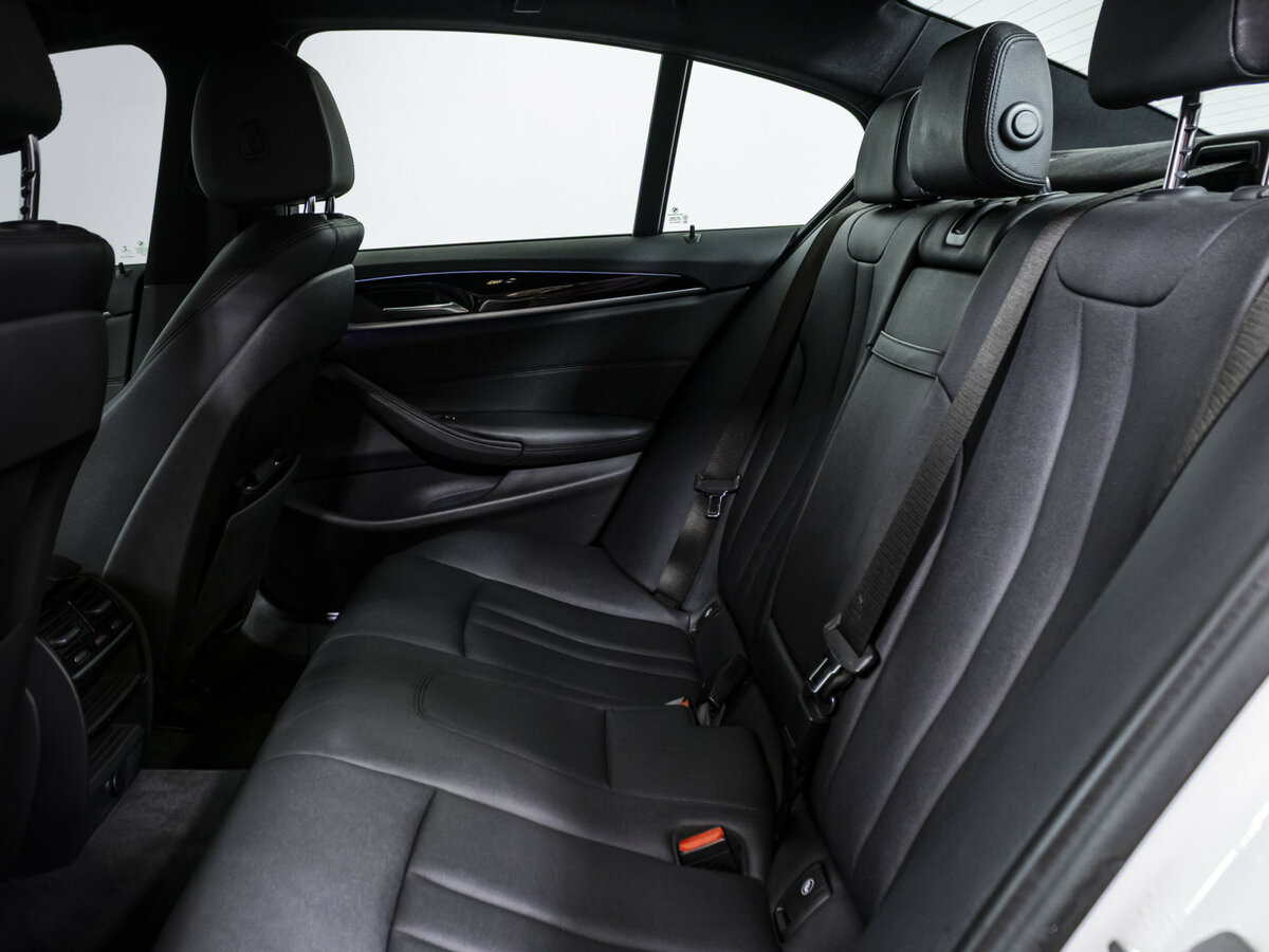 BMW 5 серии 2017 года с пробегом. Фото: #11