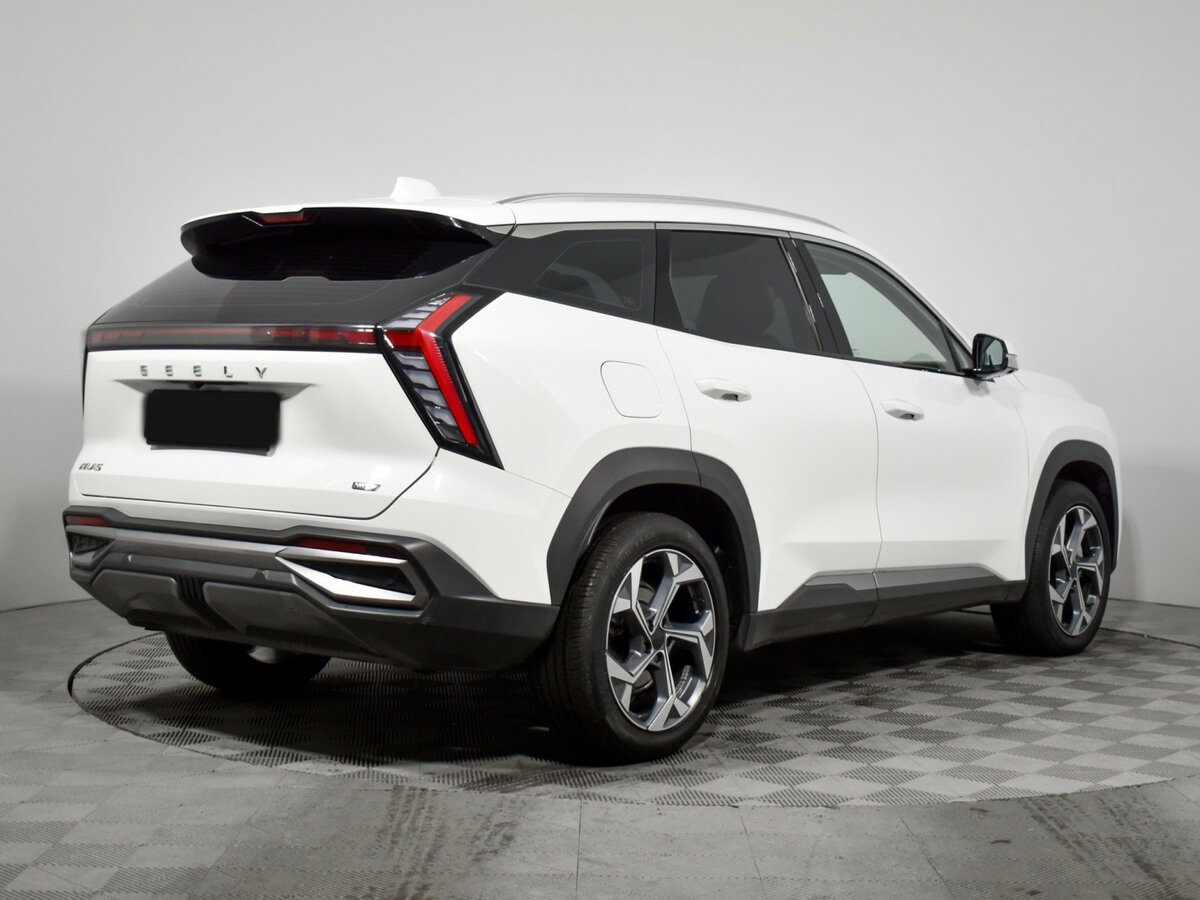 Geely Atlas 2024 года с пробегом. Фото: #3