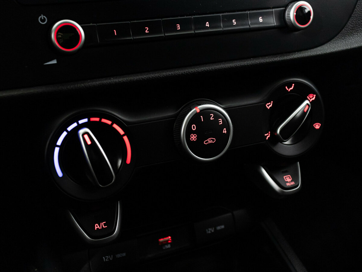 Б/У Киа Рио 2021 года. Фото: #17