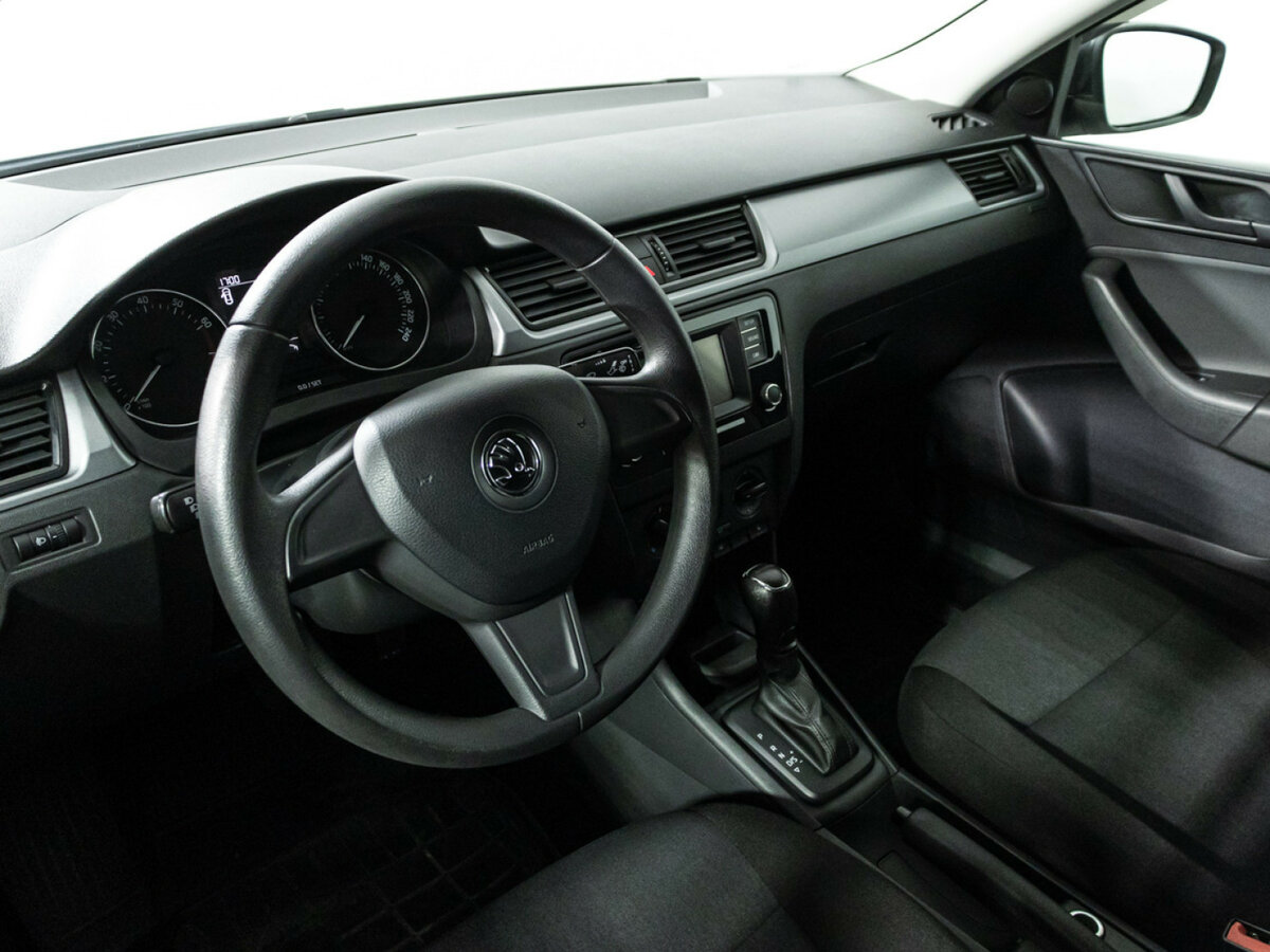 Skoda Rapid 2015 года с пробегом. Фото: #10