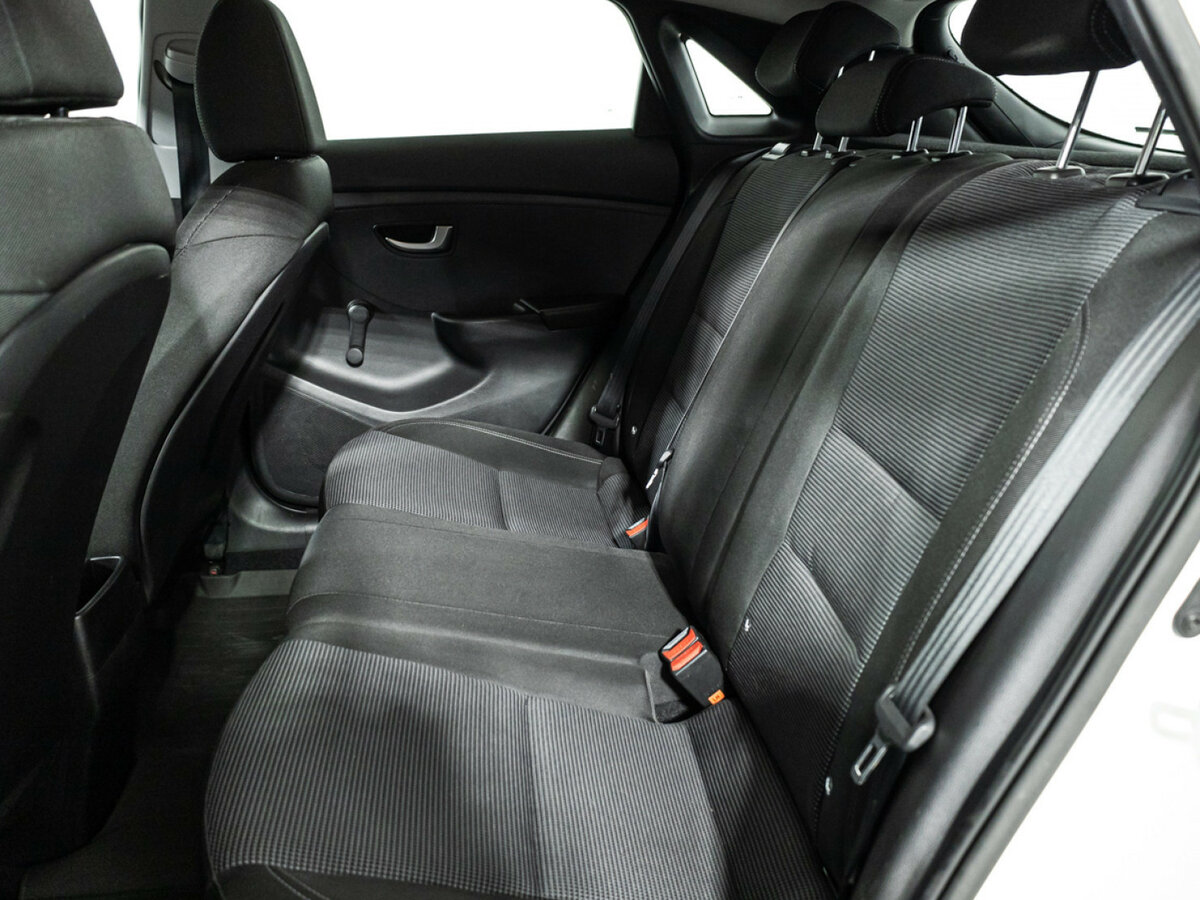 Hyundai i30 2015 года с пробегом. Фото: #9