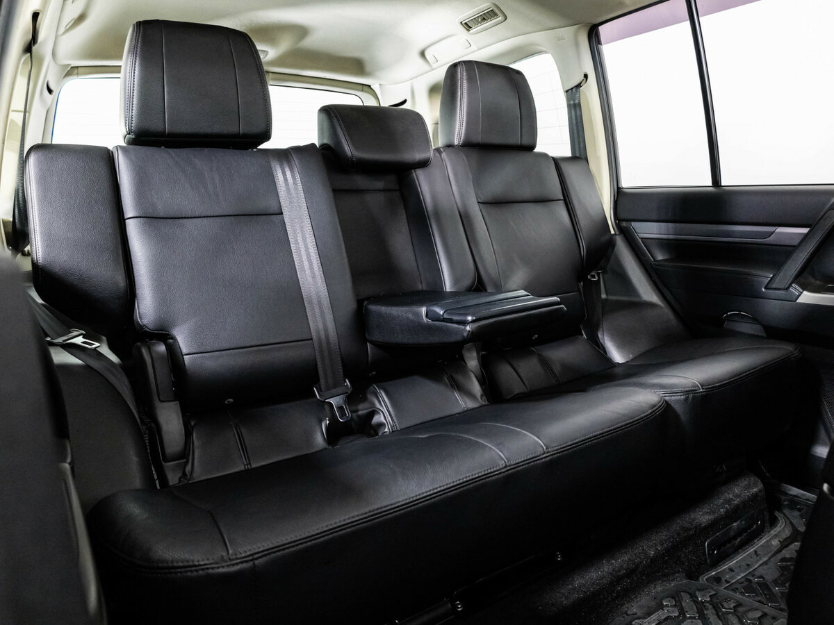 Mitsubishi Pajero 2017 года с пробегом. Фото: #24