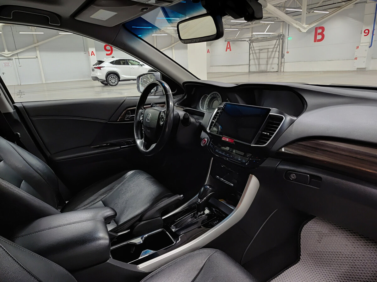 Honda Accord 2016 года с пробегом. Фото: #10
