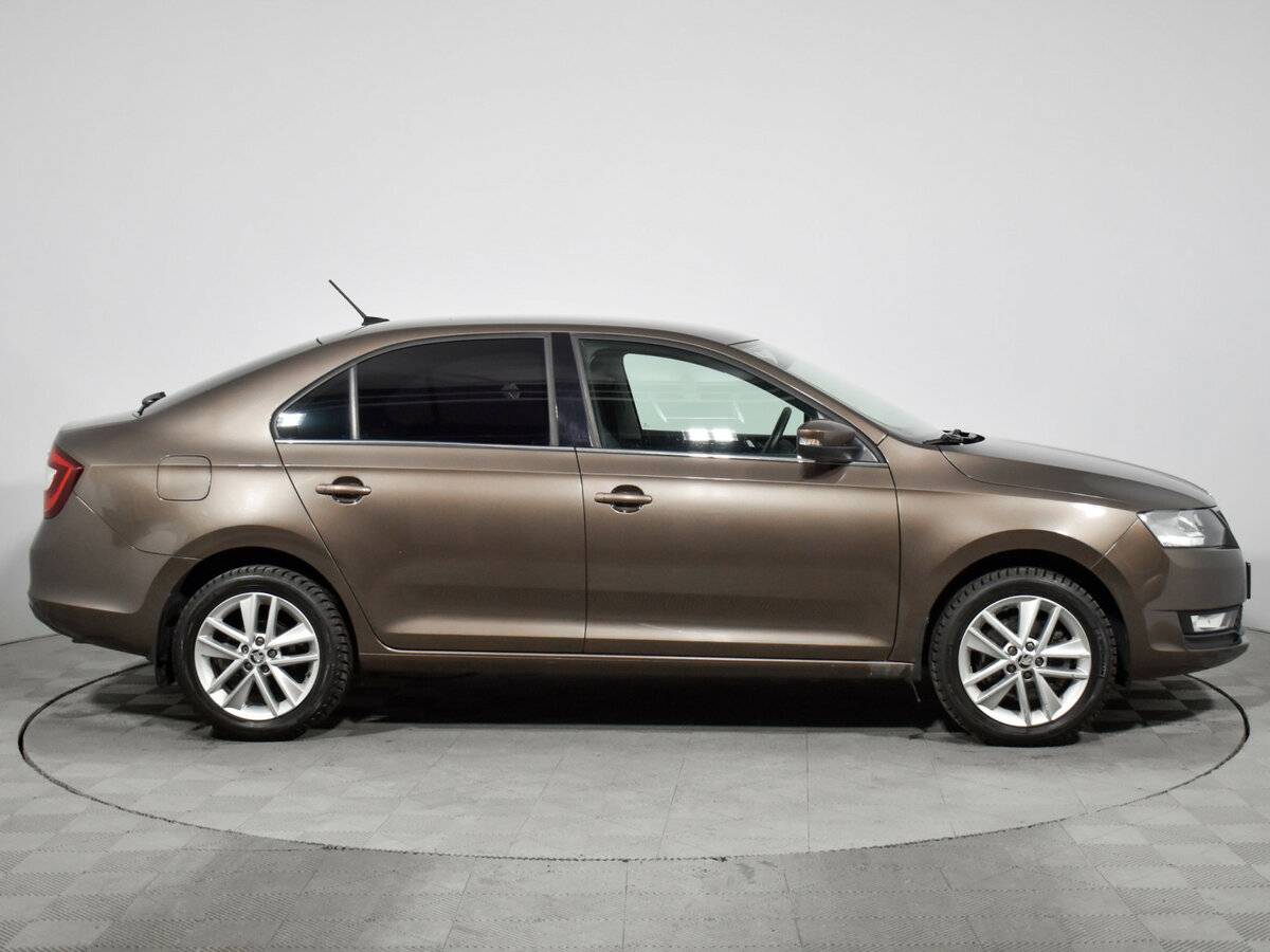 Б/У Шкода Рапид 2018 года. Фото: #3