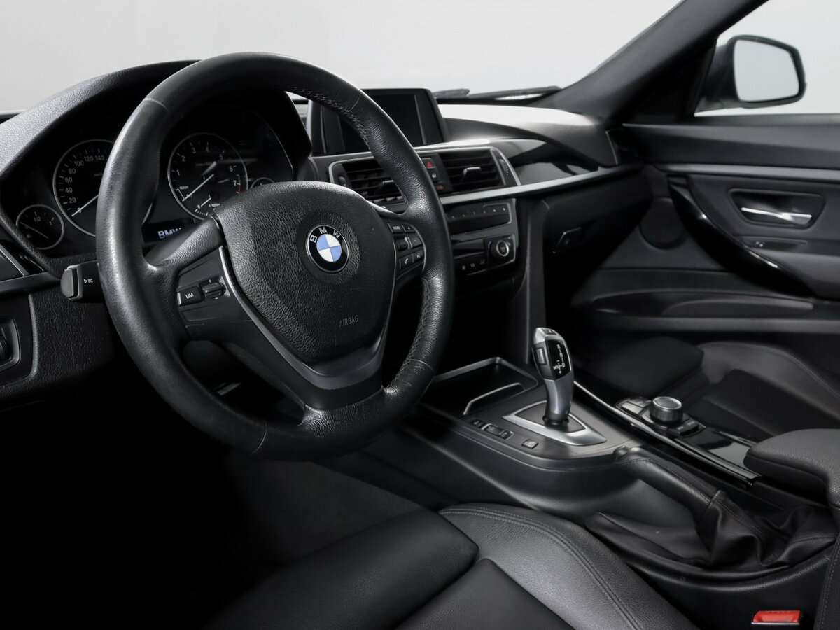 BMW 3 серии 2018 года с пробегом. Фото: #13