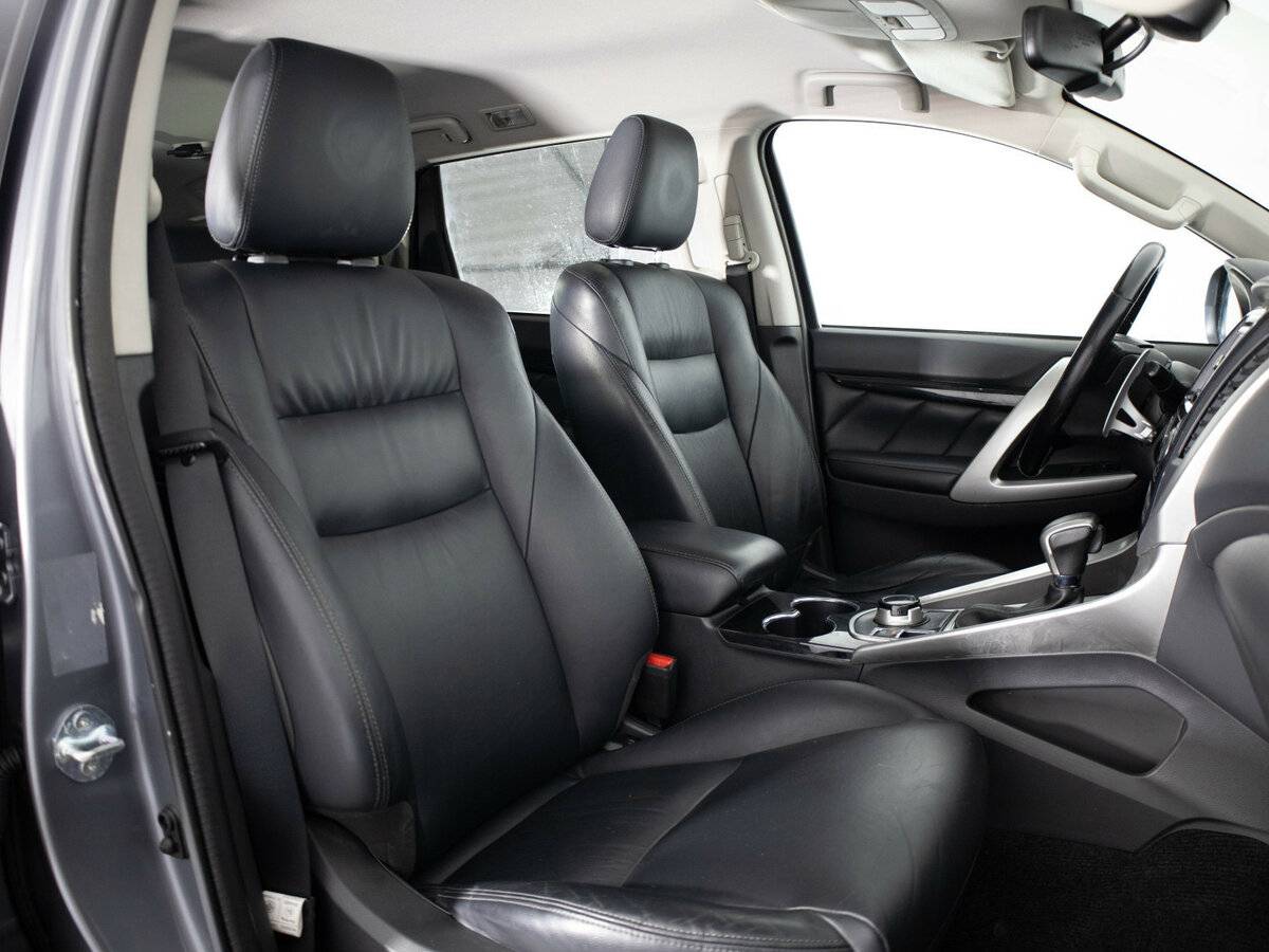 Mitsubishi Pajero Sport 2016 года с пробегом. Фото: #11