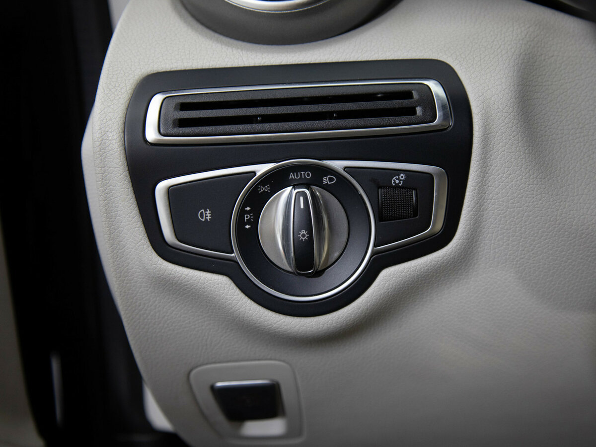 Mercedes-Benz C-Класс 2017 года с пробегом. Фото: #9