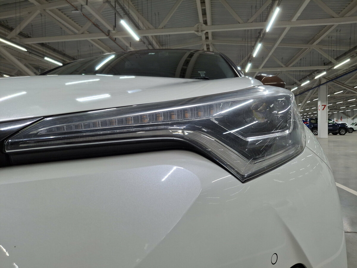 Toyota C-HR 2019 года с пробегом. Фото: #16
