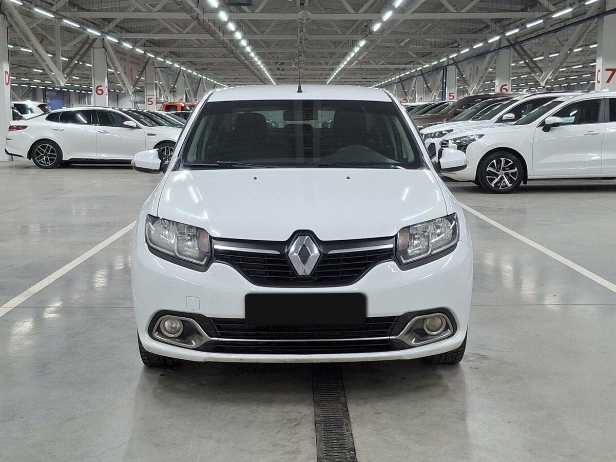 Б/У Рено Логан 2017 года. Фото: #1