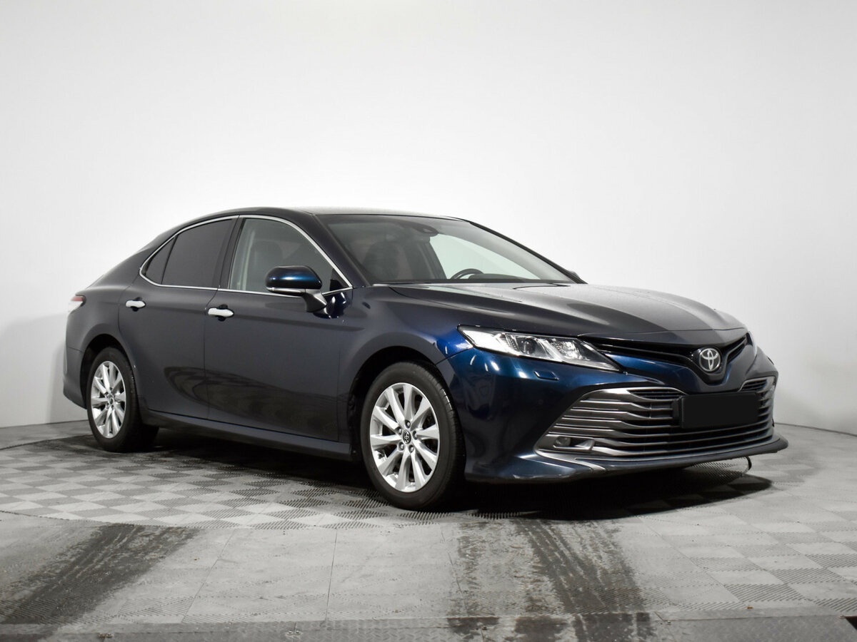Toyota Camry 2018 года с пробегом. Фото: #2